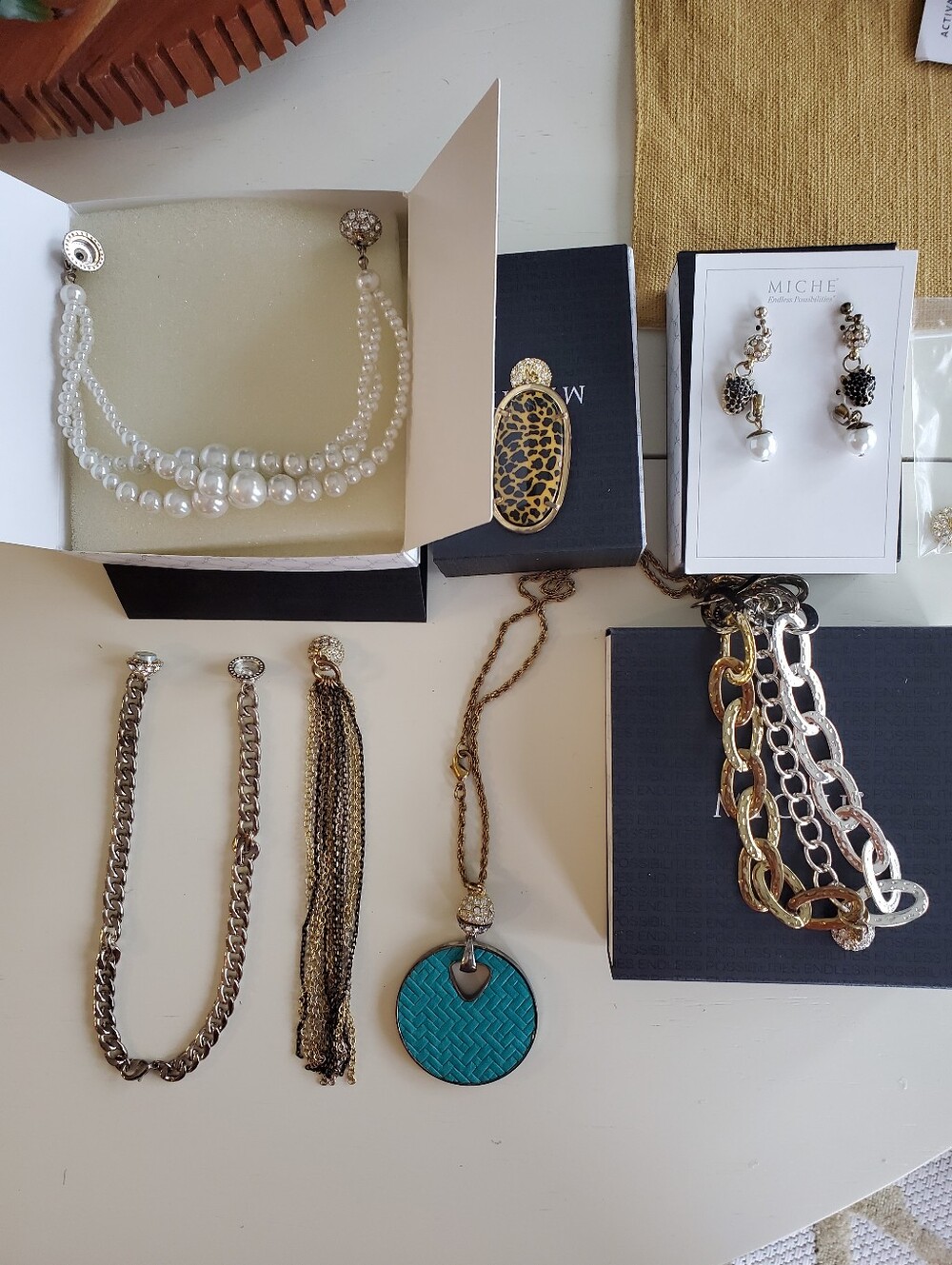 Miche Magnetic Jewelry Lot Of 7 Pieces